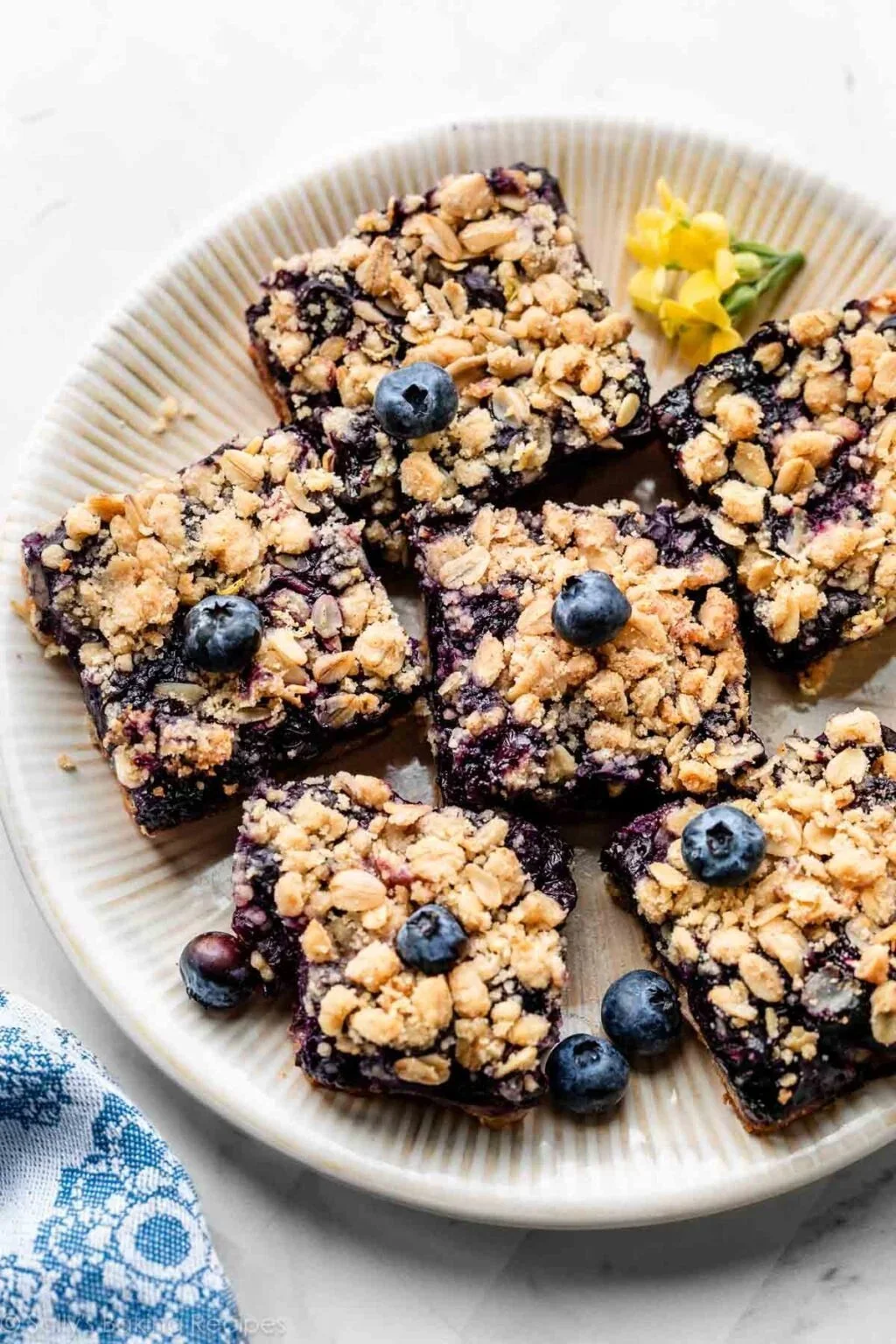Delicious blueberry pie bars with a crumbly crust and fresh blueberries